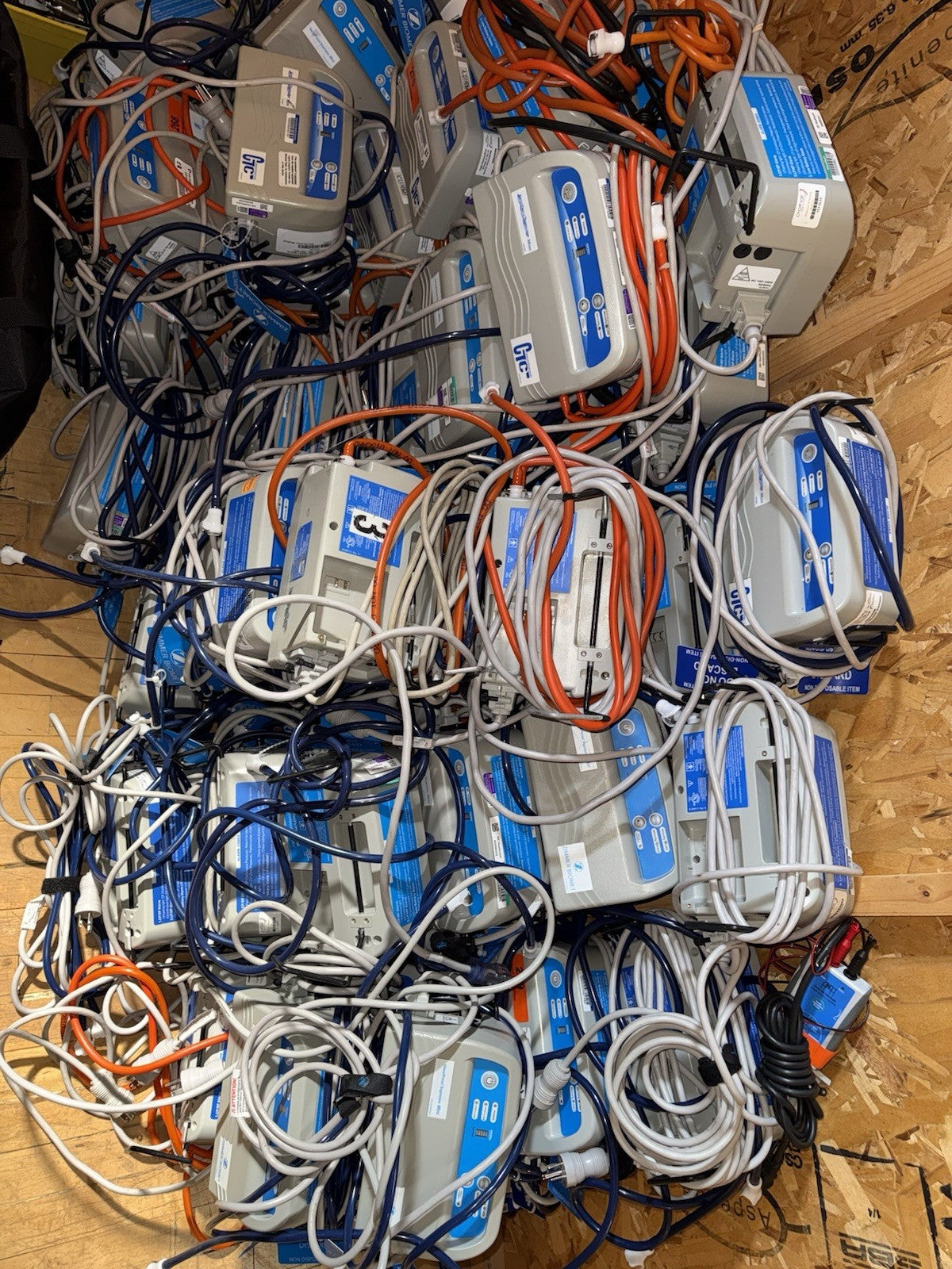 LOT OF 70 - VasoPress Supreme Mini CTC VP500DM DVT Pump w/ some Hoses