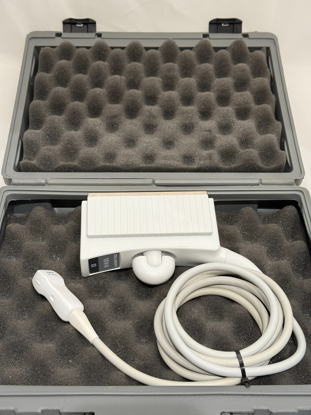 Siemens Acuson 10V4 Sector Array Ultrasound Transducer Probe 4-10 MHz w/ Case