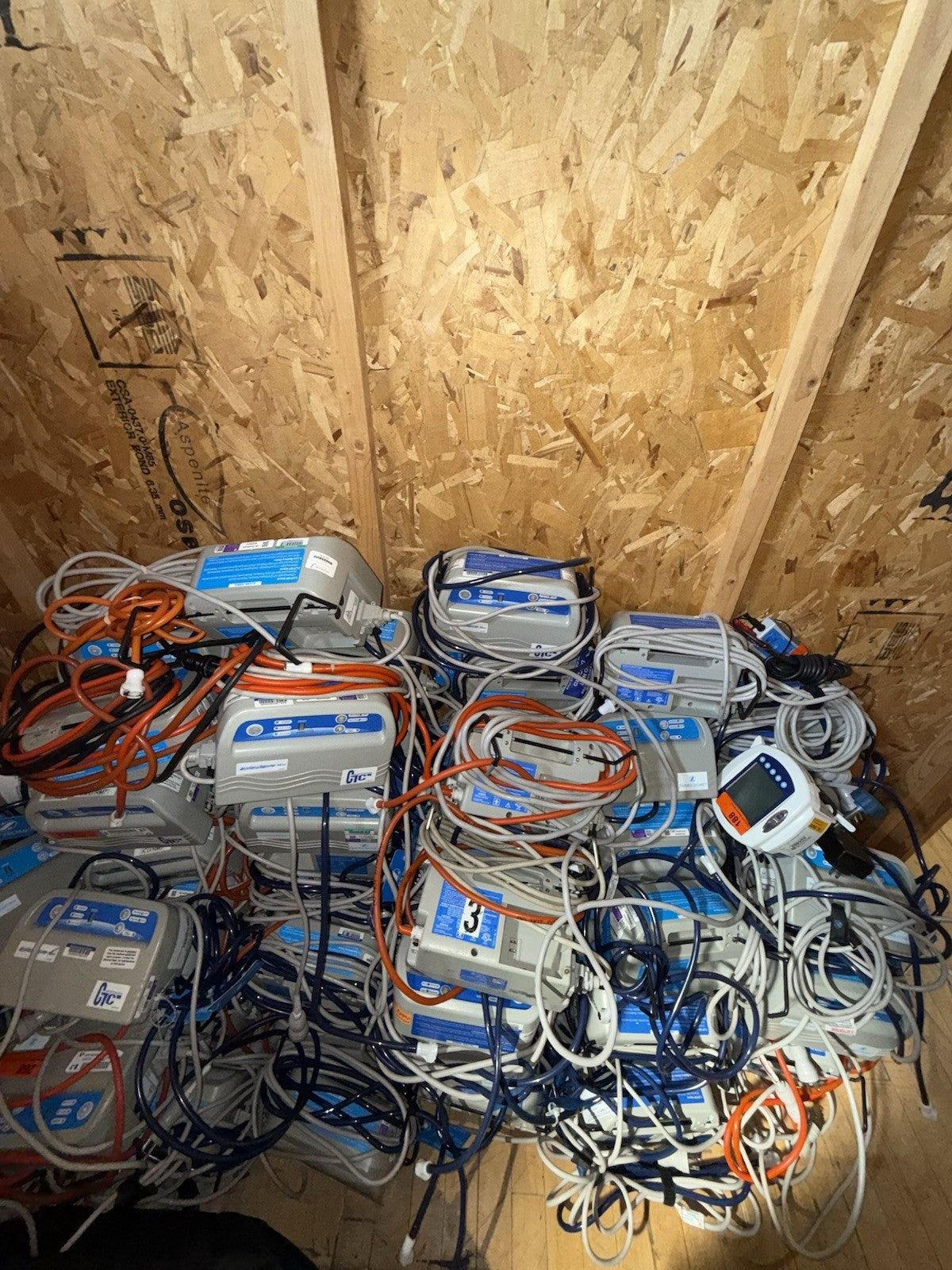 LOT OF 70 - VasoPress Supreme Mini CTC VP500DM DVT Pump w/ some Hoses