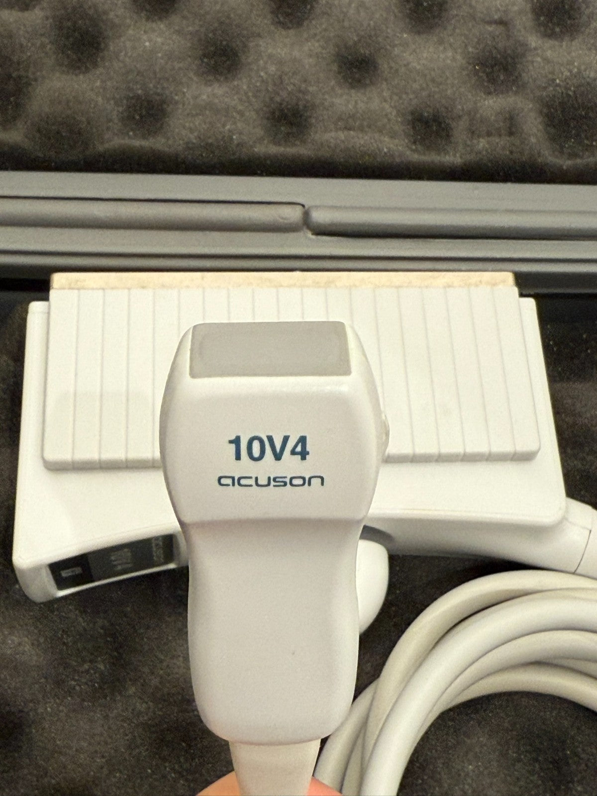 Siemens Acuson 10V4 Sector Array Ultrasound Transducer Probe 4-10 MHz w/ Case